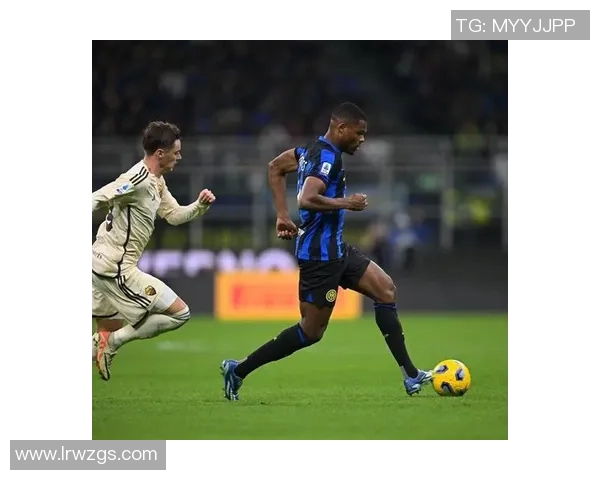 国米在足总杯中以3-0战胜多特蒙德绝杀时刻点燃全场激情