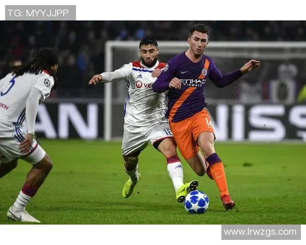 英超焦点战波尔图与里昂战平帽子戏法引发争议判罚引热议