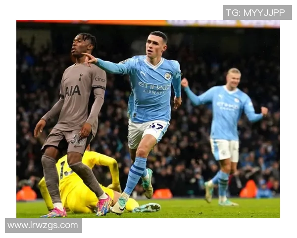 世界杯精彩对决尤文图斯与曼城1比1平点球大战引发争议判罚全场沸腾