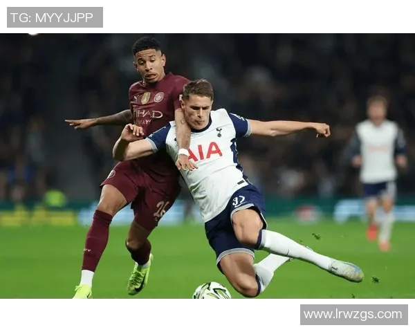 中超激战曼联与热刺握手言和绝杀瞬间成历史冷门引发全场狂欢