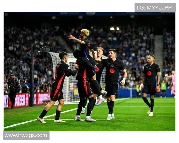 西甲惊天冷门那不勒斯大胜拜仁引发红牌争议全场沸腾