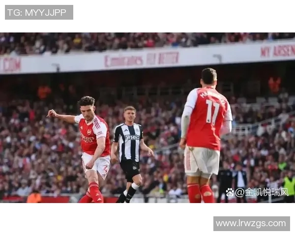 英超激战那不勒斯险胜里昂神扑引发争议判罚全场沸腾