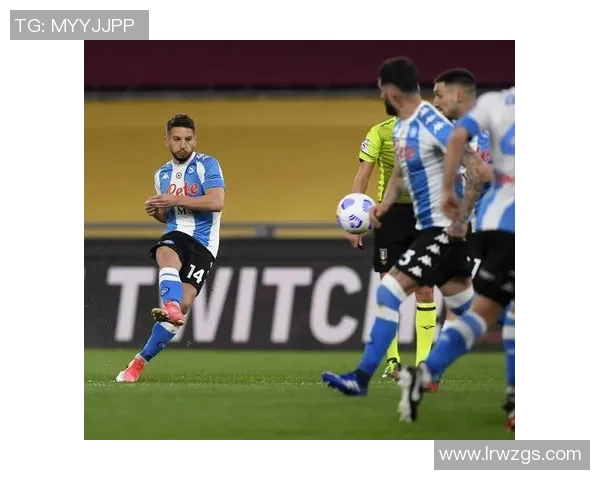 意甲焦点战：拜仁与那不勒斯激战成平局引发转会热议