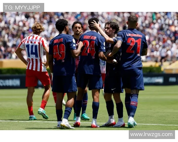 国王杯精彩对决巴黎圣日耳曼大胜曼联乌龙球成比赛转折点分析