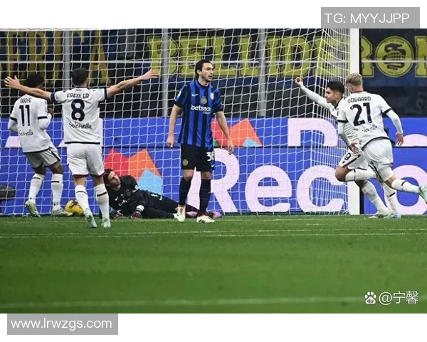 英超激战莱比锡与国米战成平局双方精彩表现引发全场热烈反响 英超激战莱比锡与国米战成平局双方精彩表现引发全场热烈反响