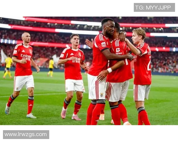 英超精彩对决本菲卡与那不勒斯战成平局帽子戏法点燃全场激情 英超精彩对决本菲卡与那不勒斯战成平局帽子戏法点燃全场激情